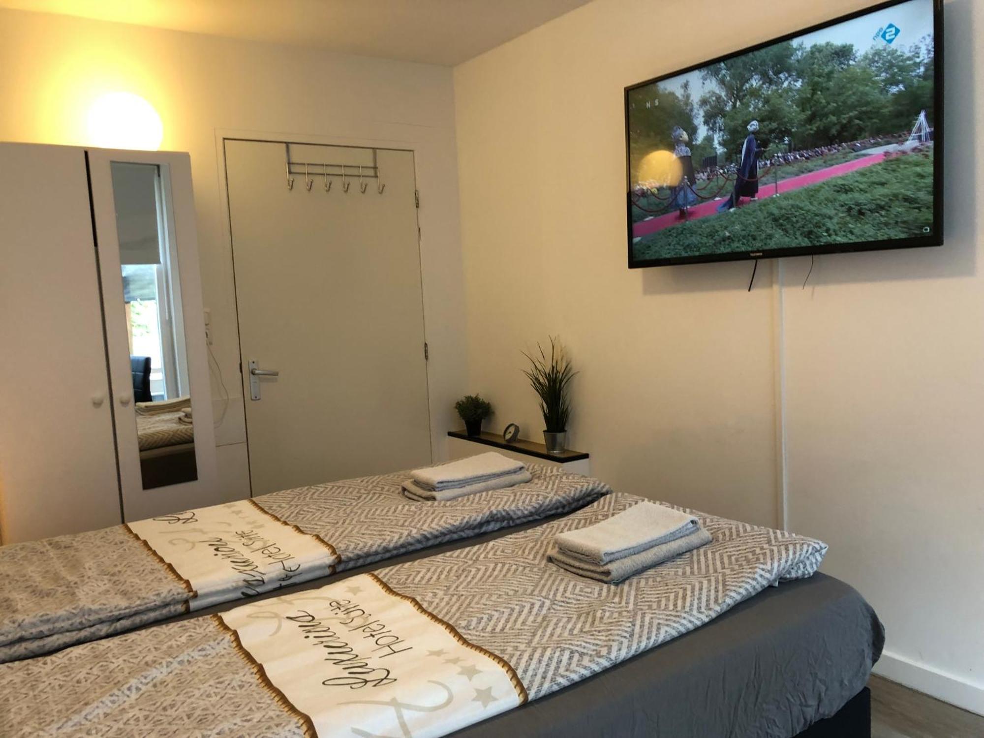 Luxe Wellness Apartment Apeldoorn With Jacuzzi And Sauna Esterno foto