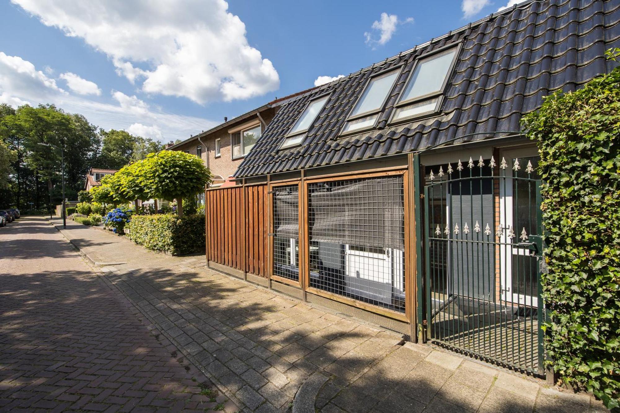 Luxe Wellness Apartment Apeldoorn With Jacuzzi And Sauna Esterno foto